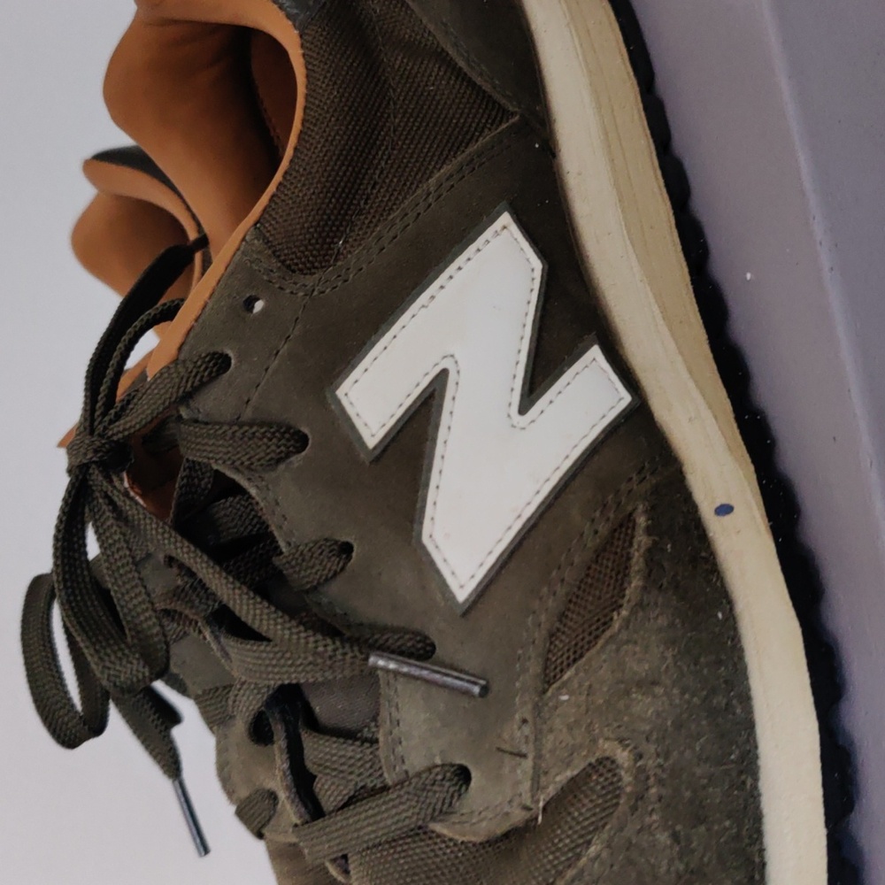 New Balance 520 in the Military Dark Triumph/Brown Sugar colorway. - Picture 10 of 13